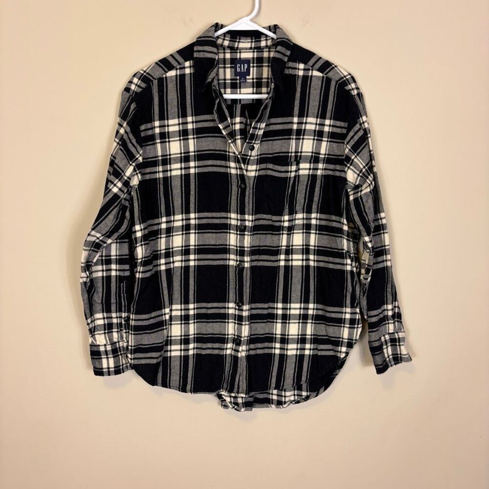 Gap Women's Black with Ivory Plaid Button Down Flannel Shirt Small